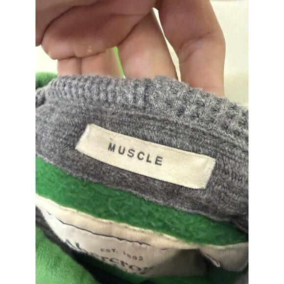 Abercrombie & Fitch Green Hoodie Men’s Medium M Muscle Fit Logo Pullover Vintage - Picture 7 of 11